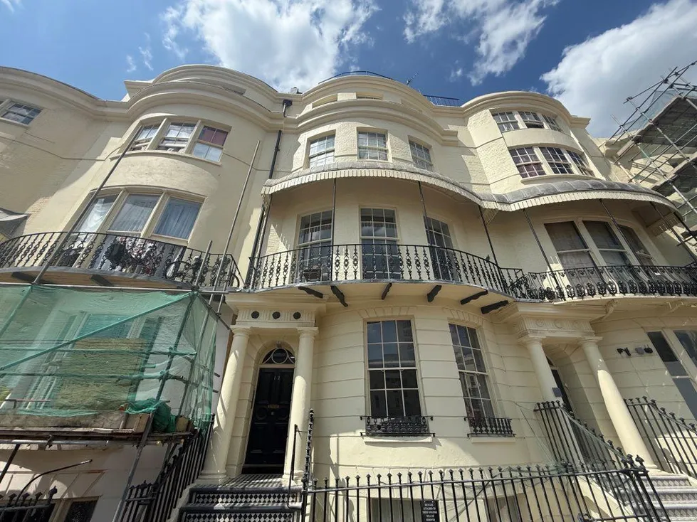 Flat Regency Square in Brighton