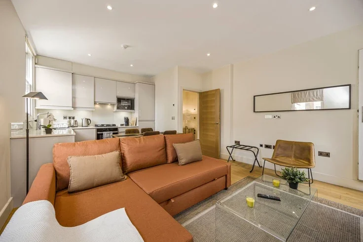 Flat Great Titchfield Street in City of Westminster