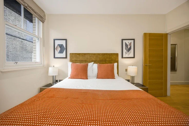 Flat Great Titchfield Street in City of Westminster
