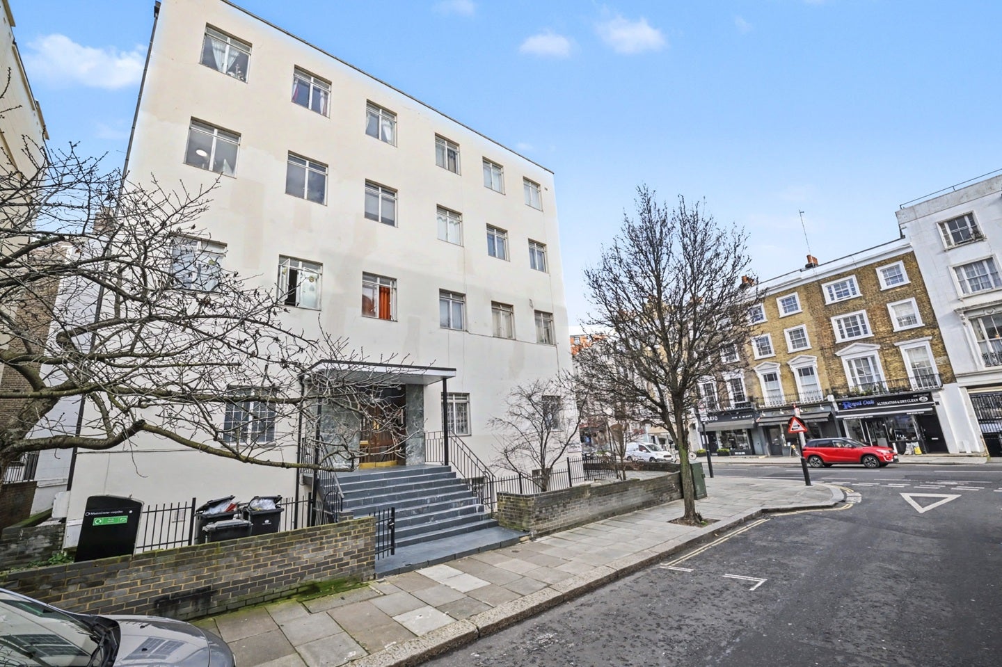 Flat Westbourne Gardens in City of Westminster