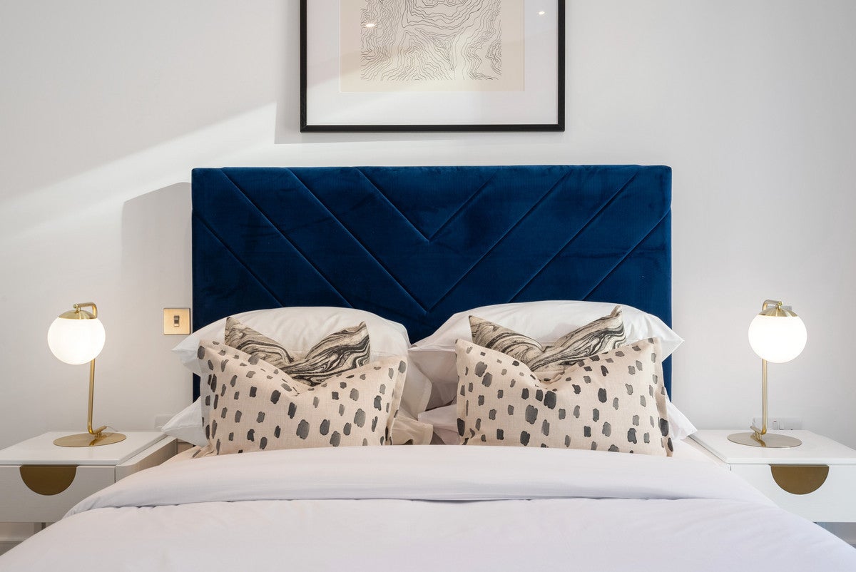 Flat Prince of Wales Drive in Greater London
