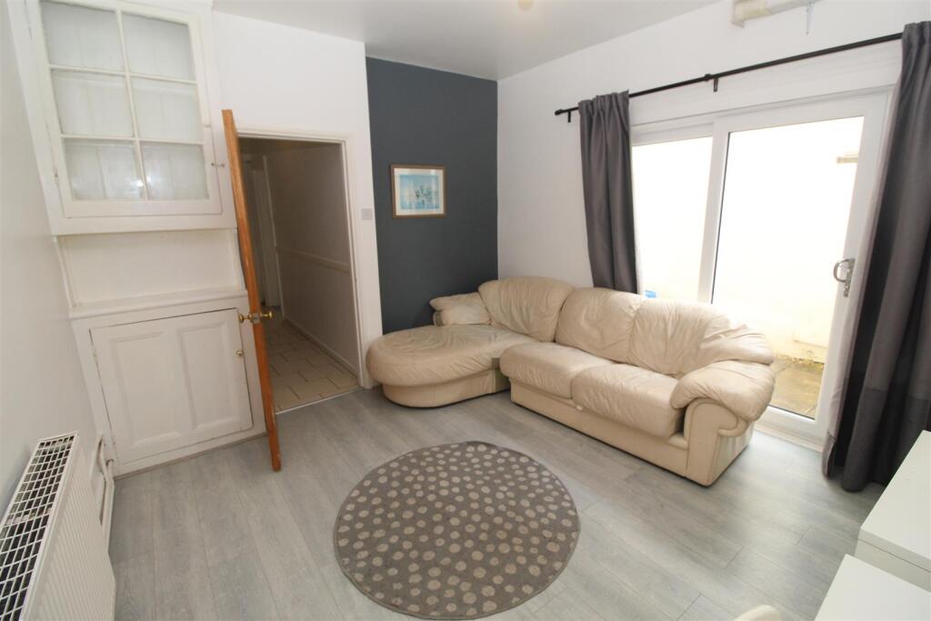 Flat Whitchurch Road in Cardiff County