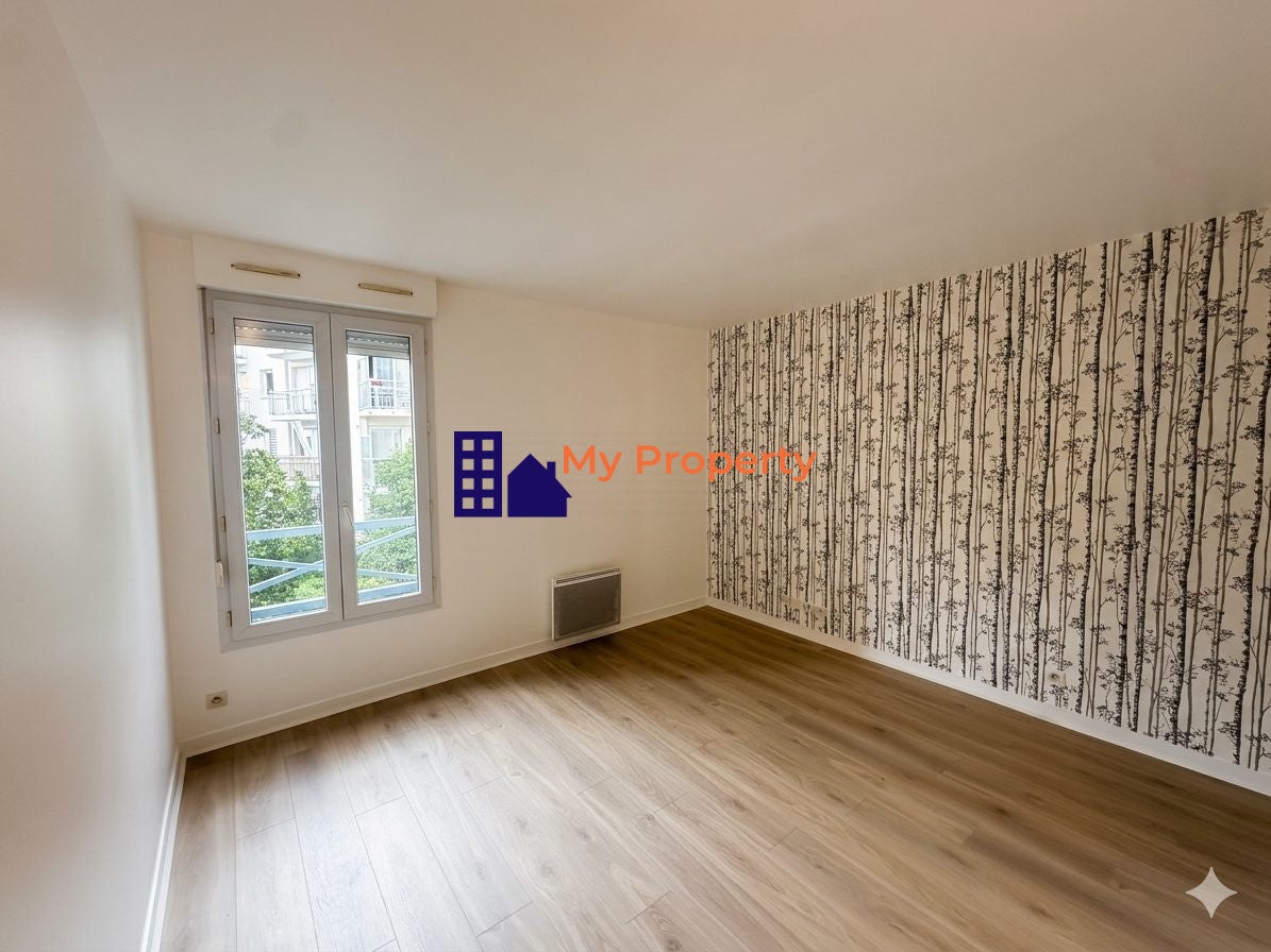 Room Rue Condorcet in Houilles