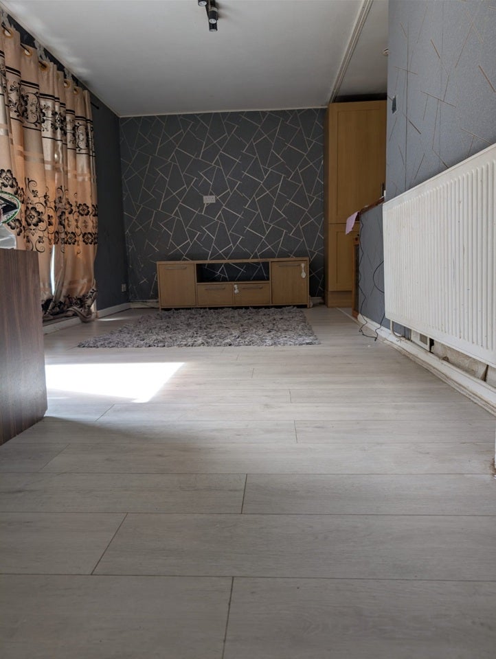 House Engleheart Drive in Greater London