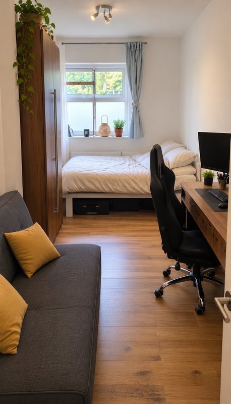 Room Richmond Way in Greater London
