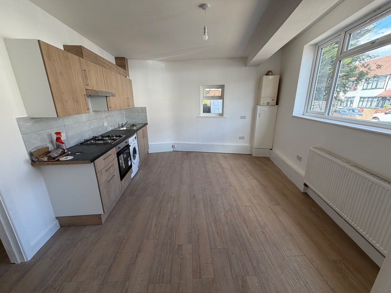 Flat Byron Road in Greater London