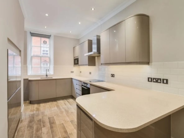 Flat Kensington Gore in City of Westminster