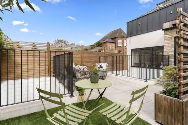 House Cavendish Road in Greater London