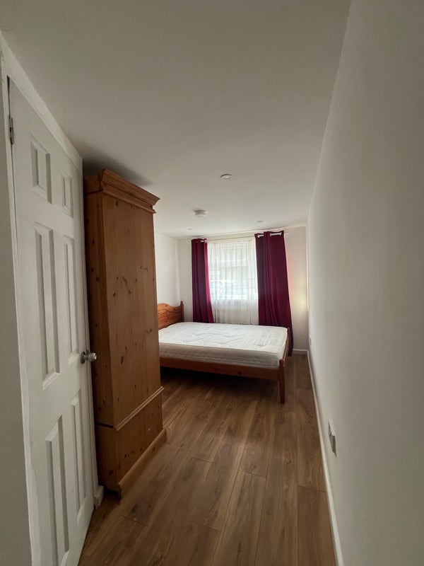 Room Britain Street in Dunstable