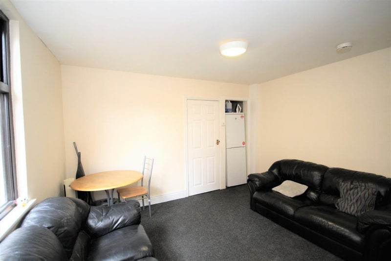 Room Holmes Court in Preston