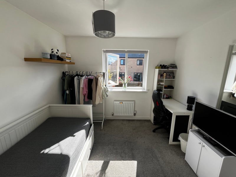 Room Tweedsmuir Drive in City of Edinburgh