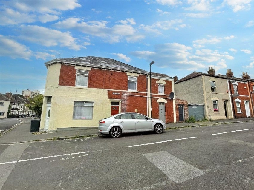 Flat Avonvale Road in Bristol