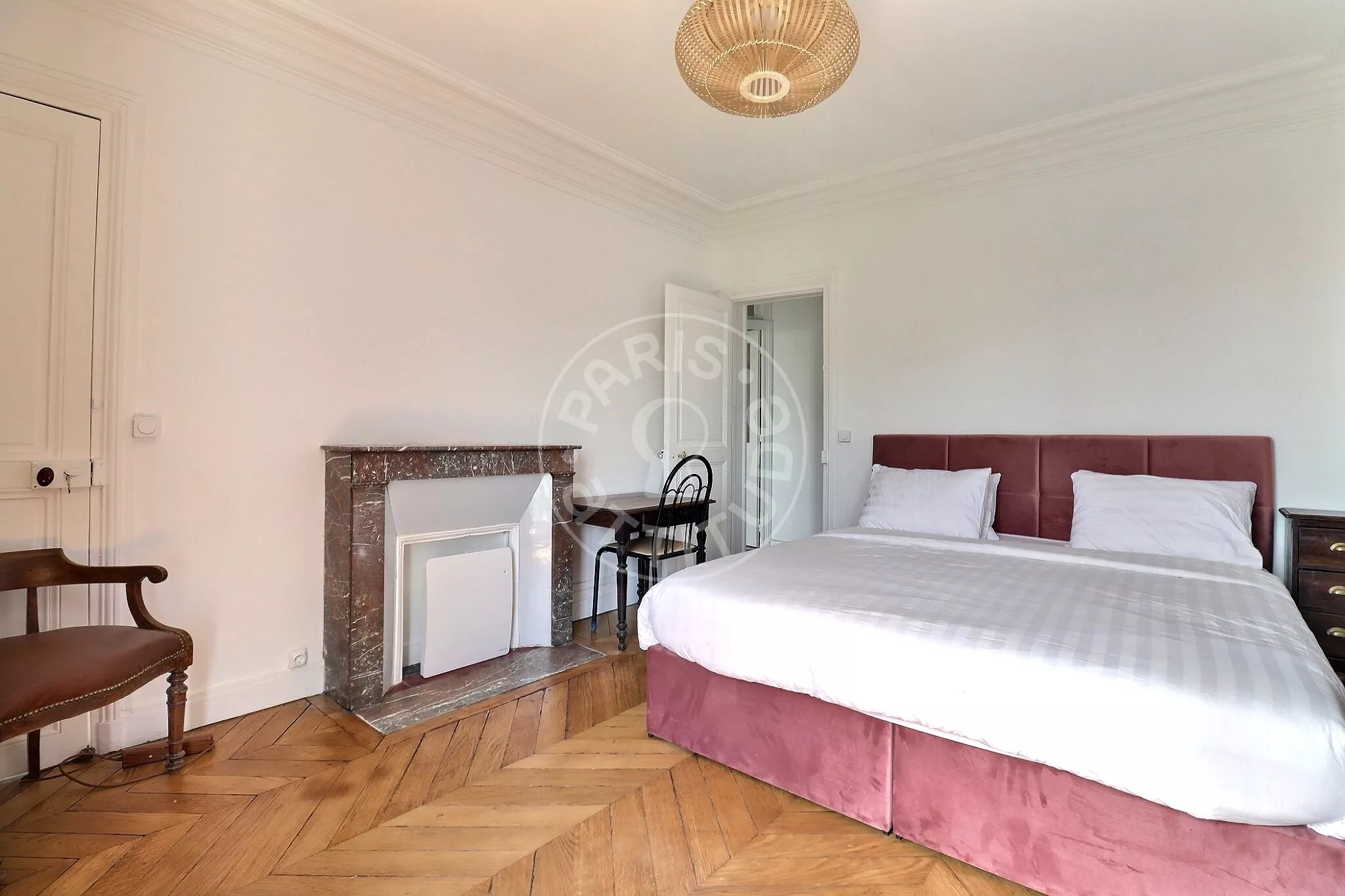 Flat Avenue des Ternes in Paris