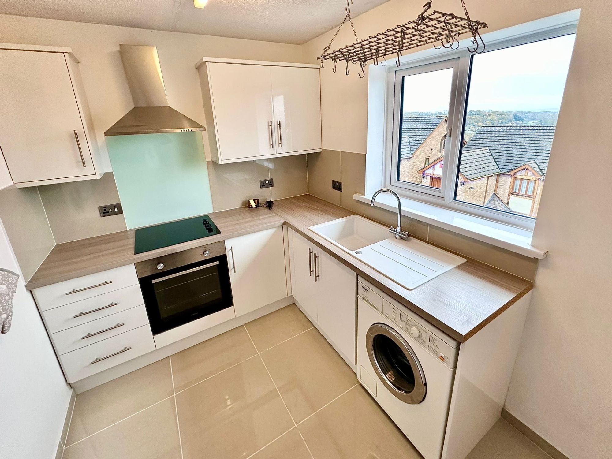 Flat Cotswold Close in Newport
