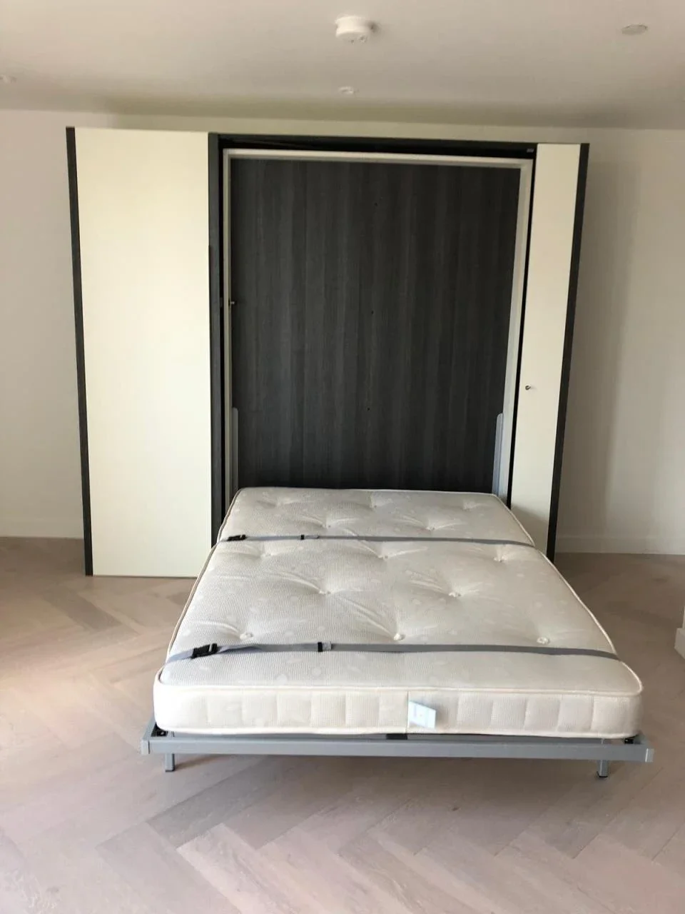 Flat Elia Street in Greater London