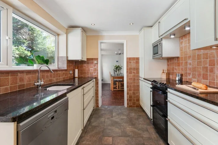 House Birch Road in Finchampstead