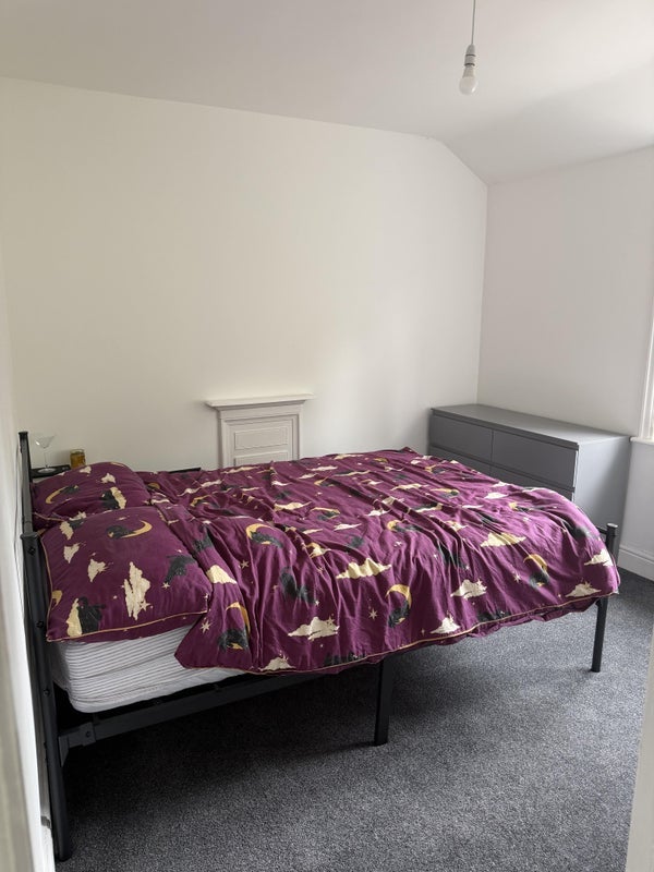 Room Holborn Avenue in Coventry