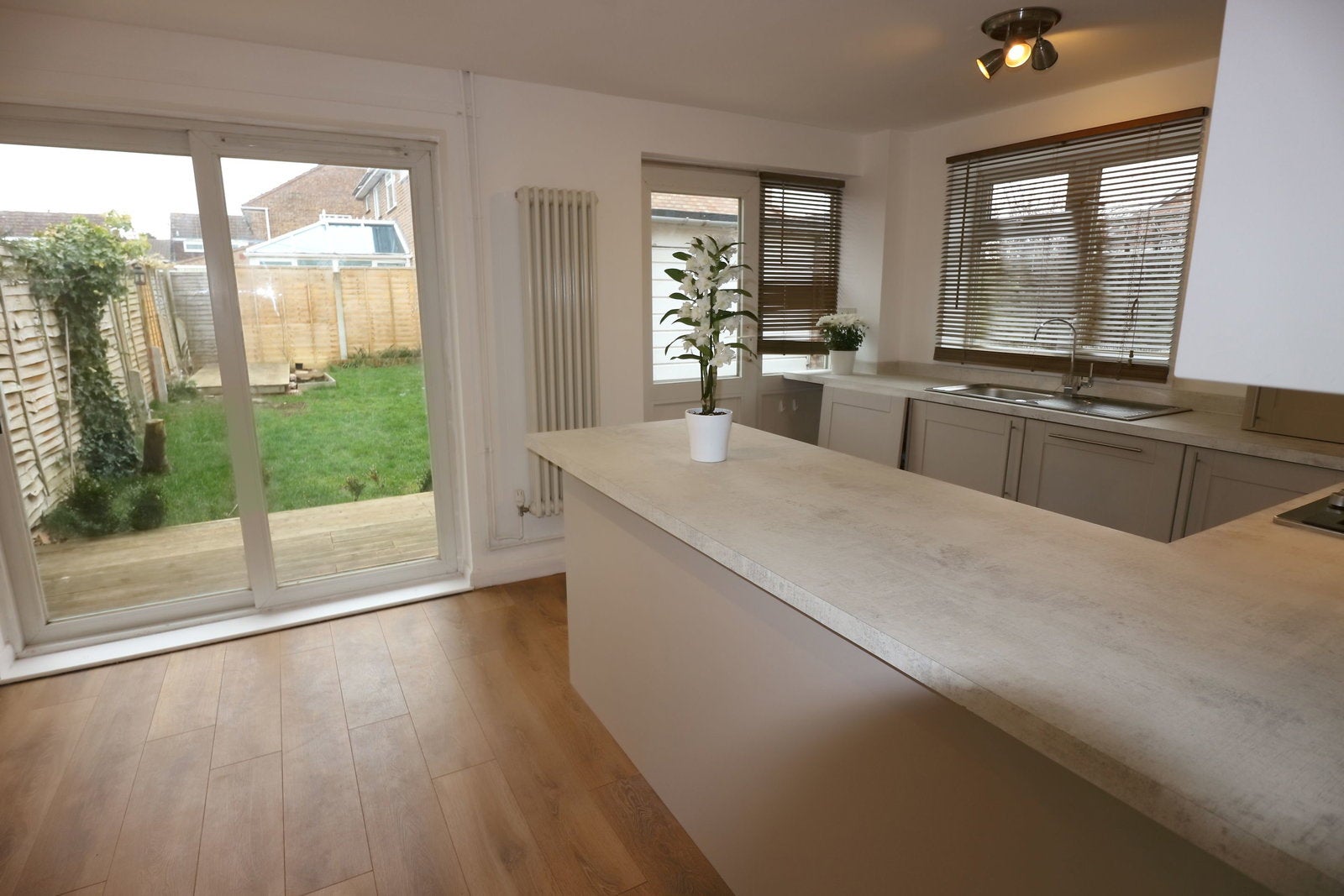 House Fairwater Crescent in Stratford-on-Avon