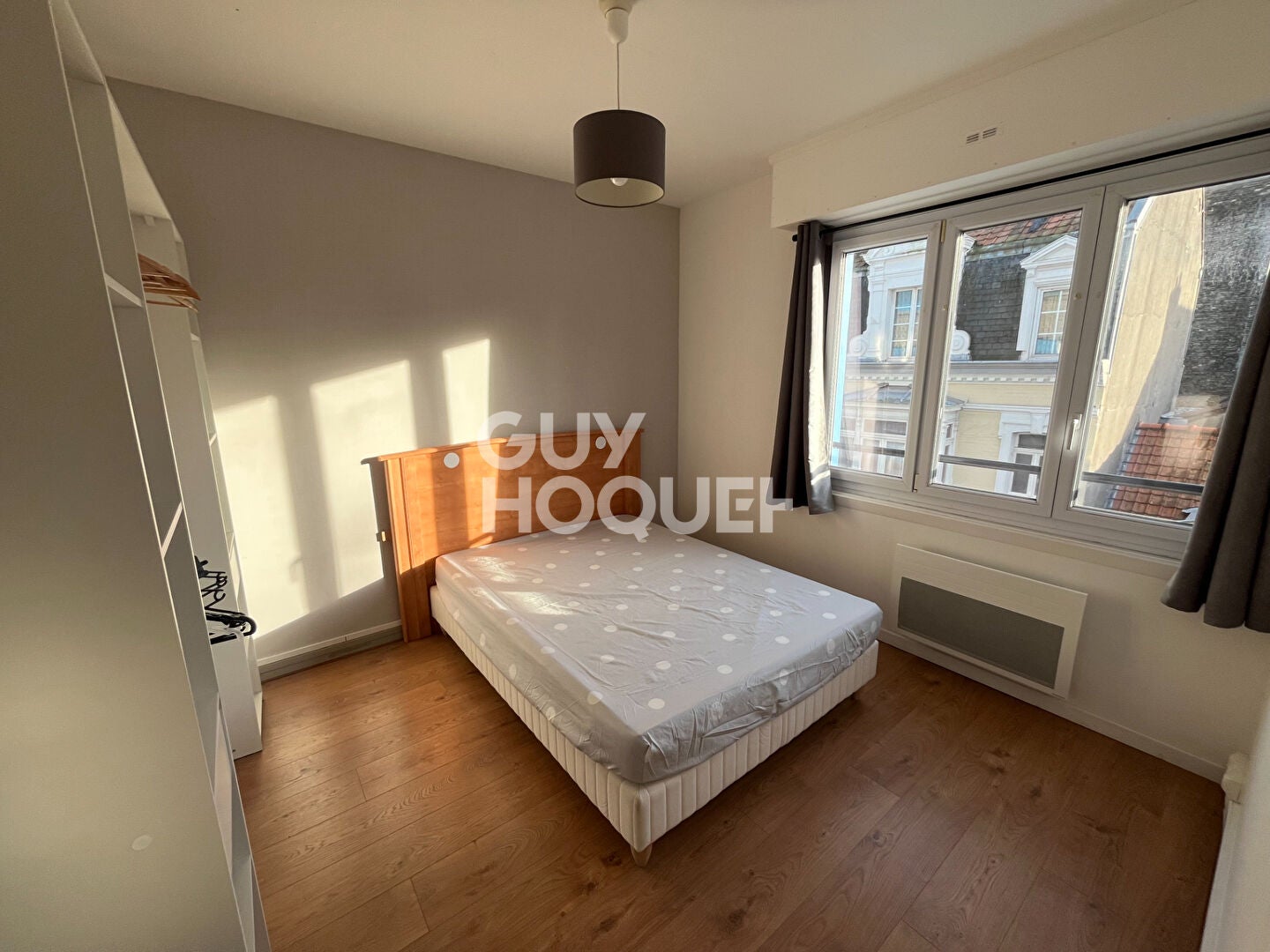 Flat Boulevard Jacquard in Calais
