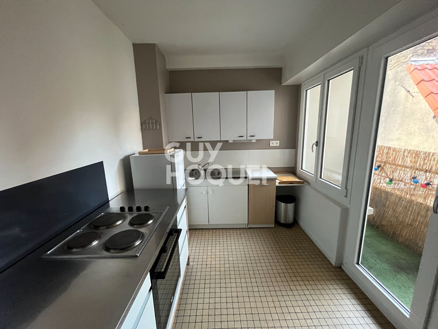 Flat Boulevard Jacquard in Calais