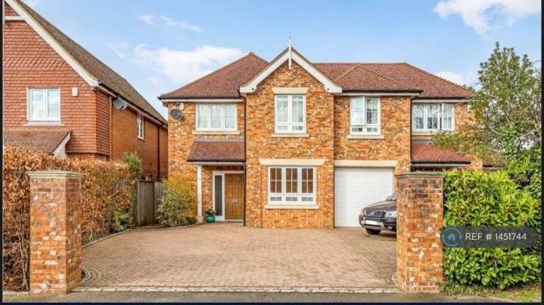 House Mayflower Way in Beaconsfield