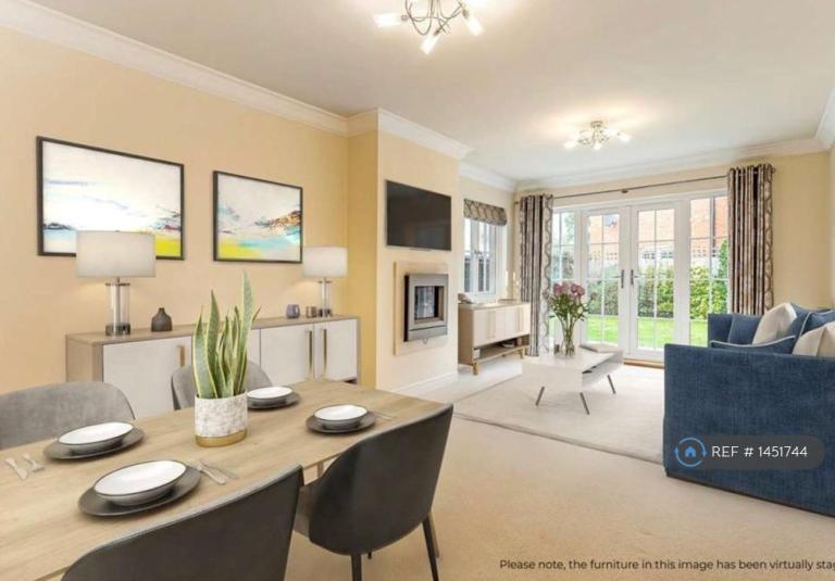 House Mayflower Way in Beaconsfield