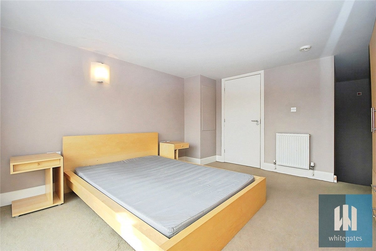 Flat Ledgard Wharf in Kirklees