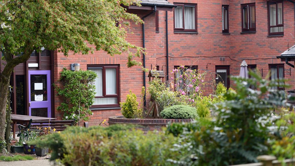 Flat Princethorpe Way in Coventry