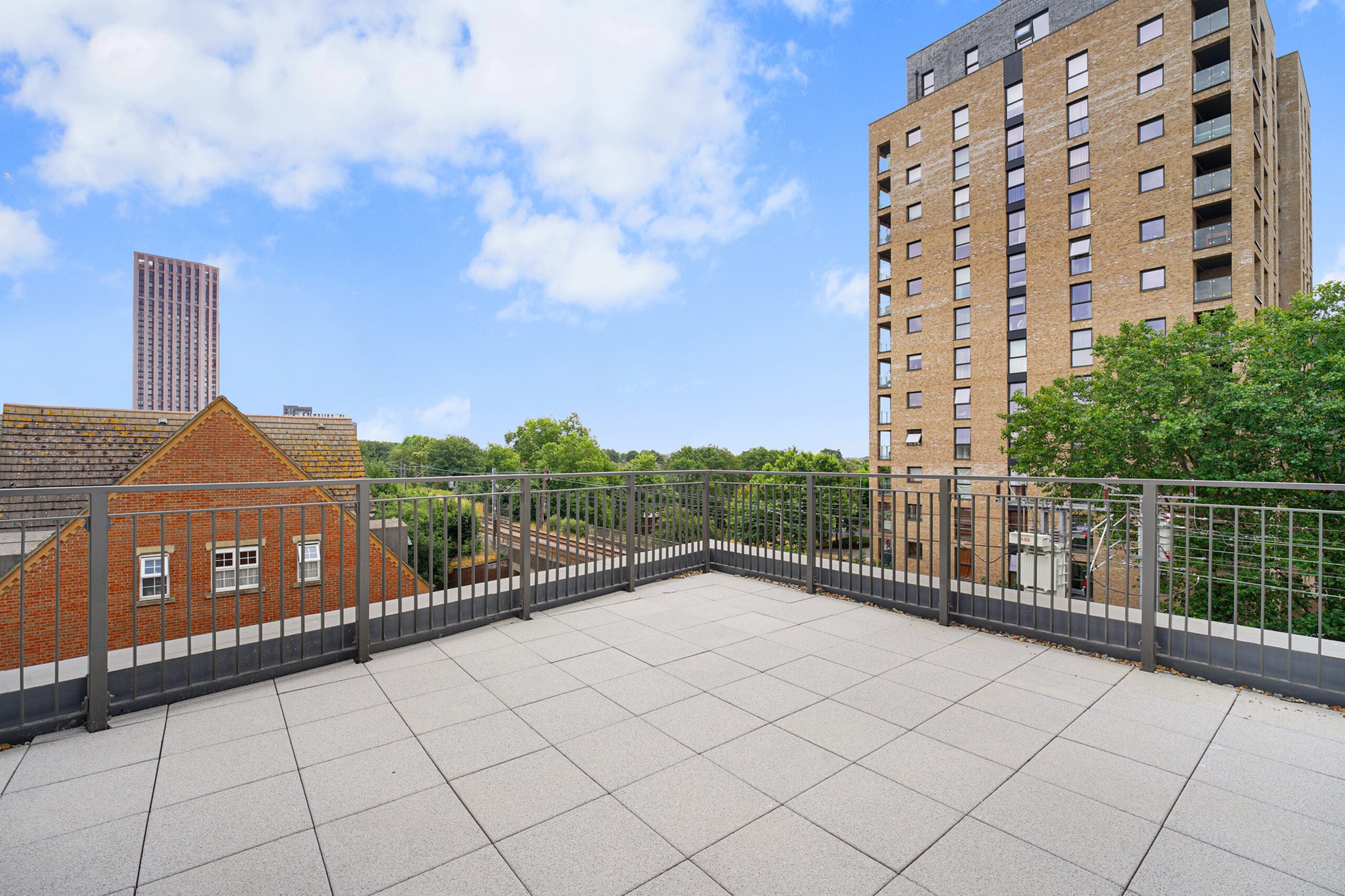 Flat Cranbrook Mews in Greater London
