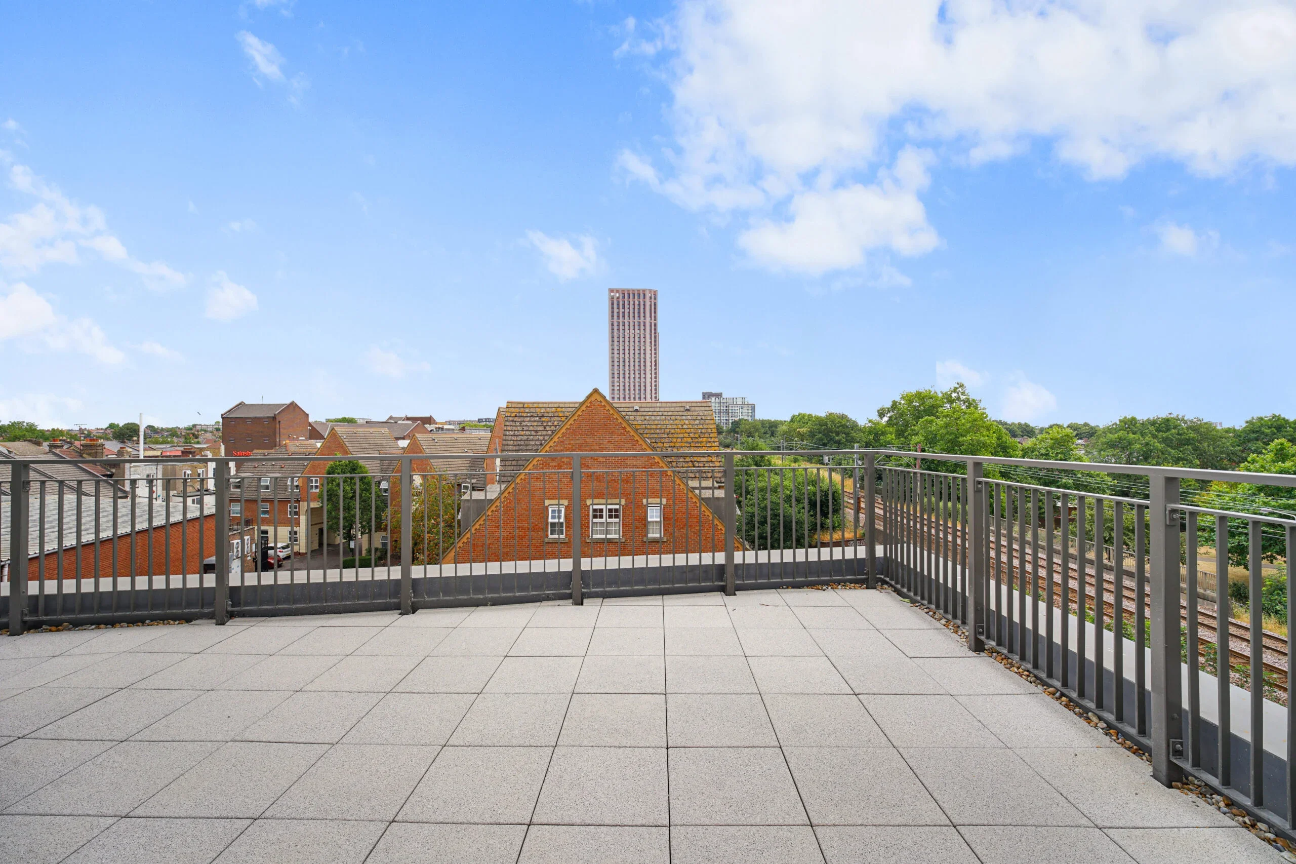 Flat Cranbrook Mews in Greater London