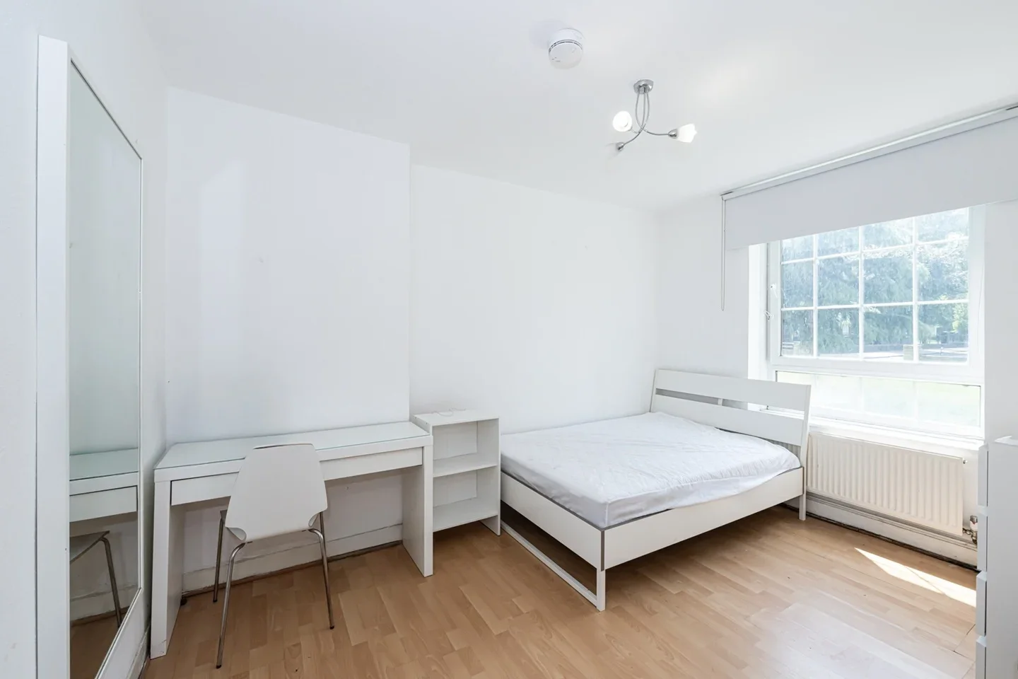Flat Law Street in Greater London