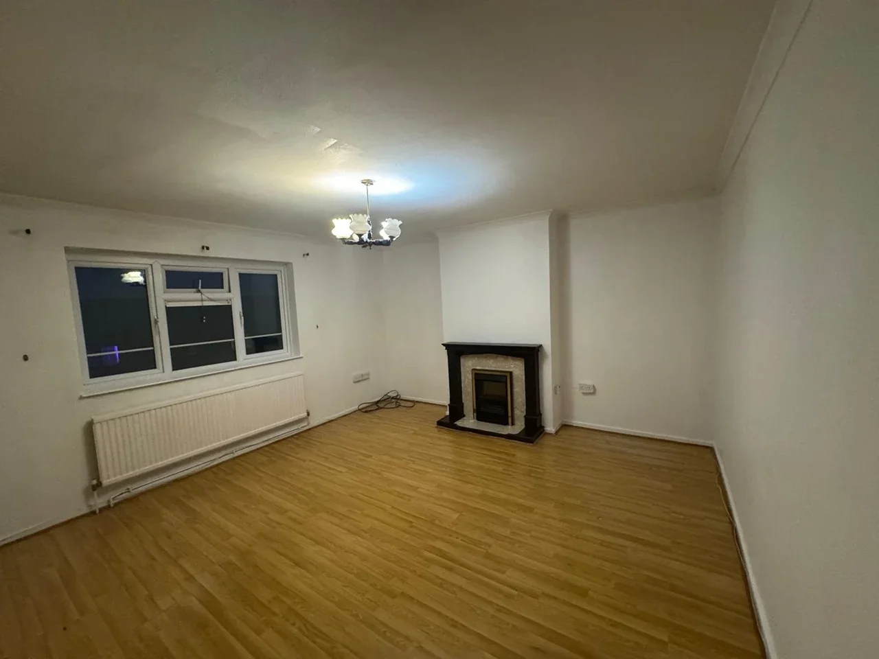 Flat Suffolk Court in Greater London