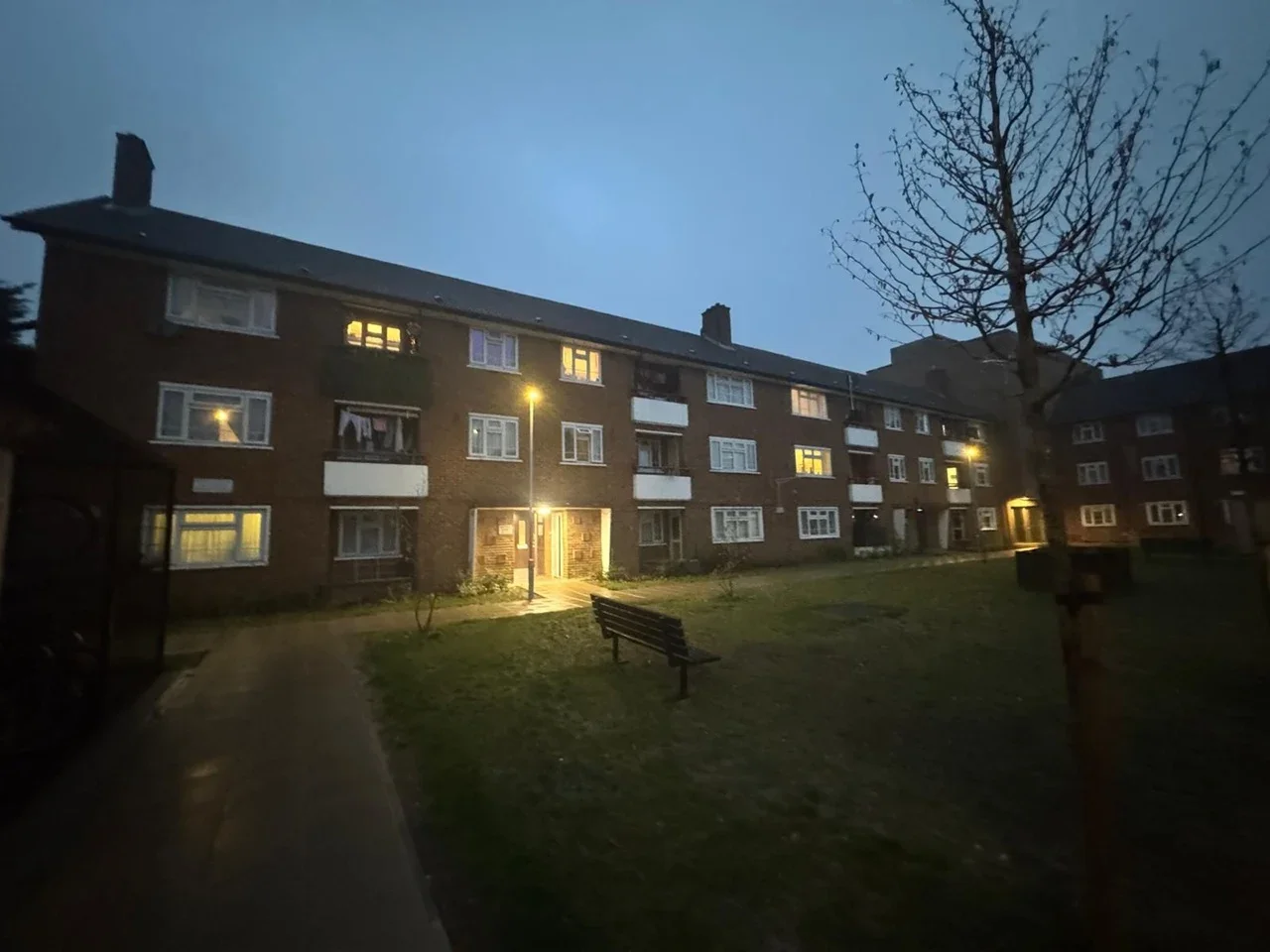 Flat Suffolk Court in Greater London