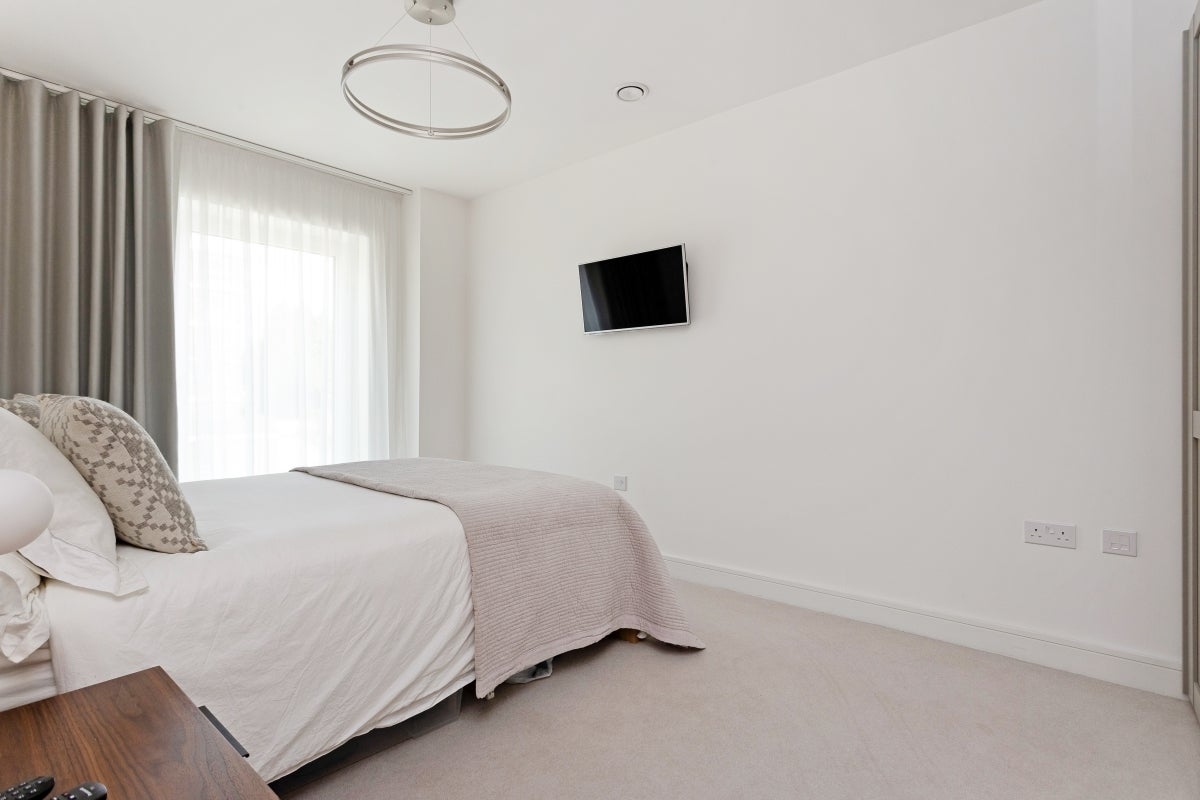 Flat Lansdown Road in Cheltenham