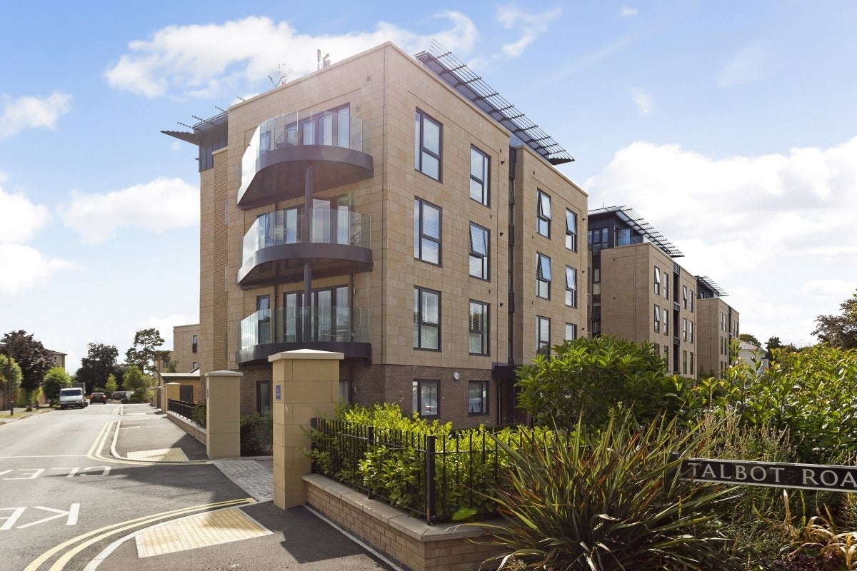 Flat Lansdown Road in Cheltenham