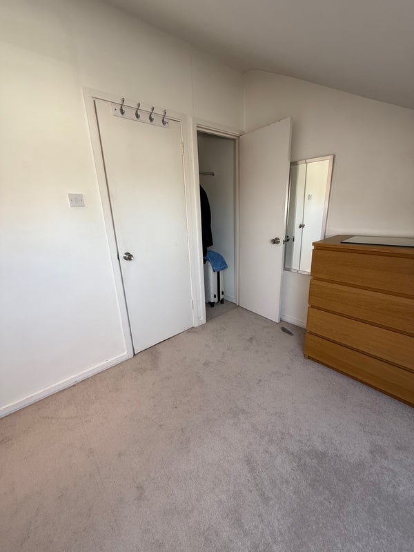 Room Ballater Road in Greater London
