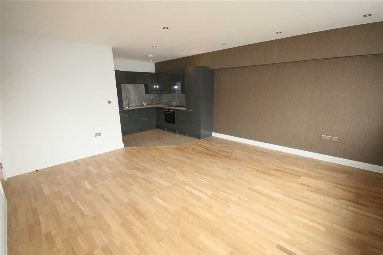Flat Mount Pleasant in Greater London