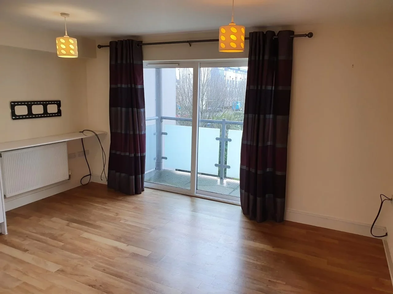 Flat Canalside in Reigate and Banstead