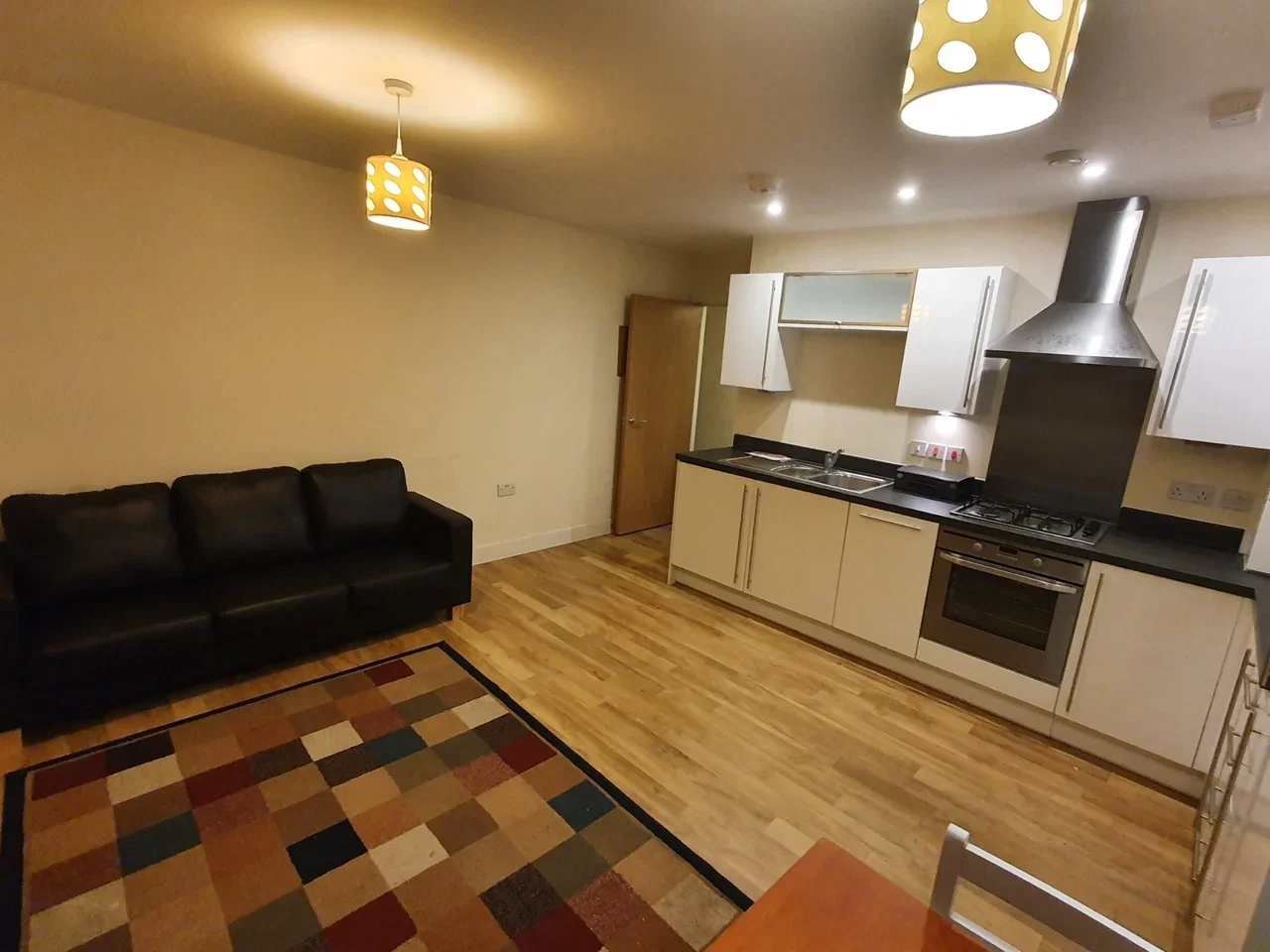 Flat Canalside in Reigate and Banstead