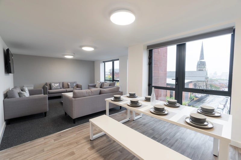Room Penlinken Drive in Liverpool