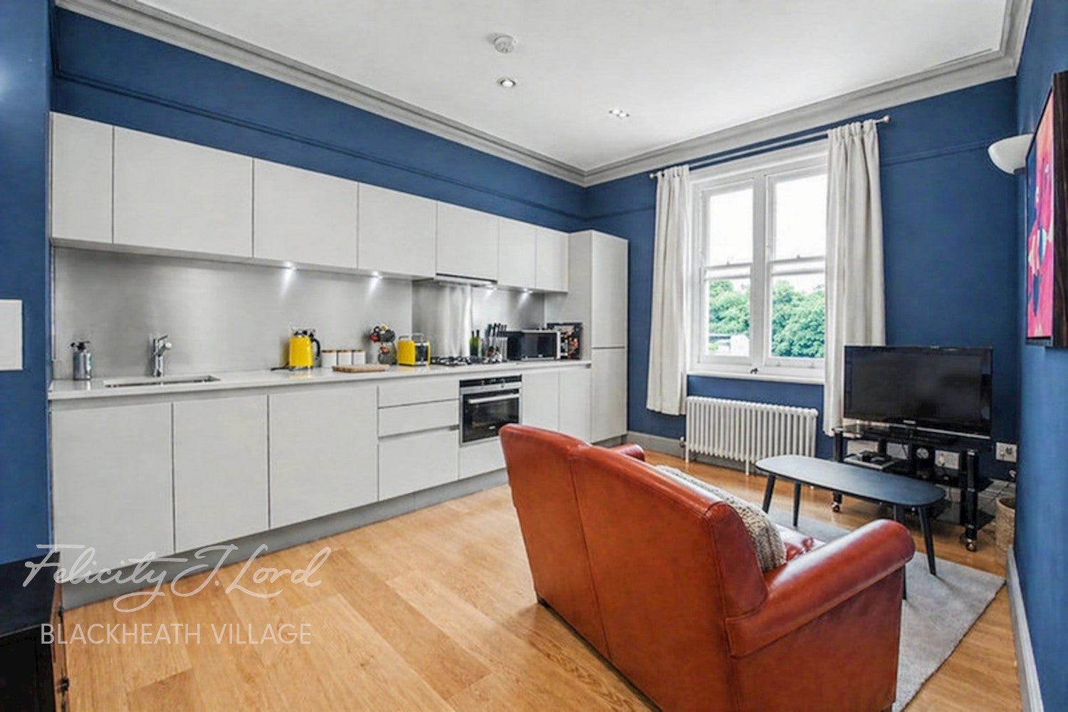 Flat Langhorne Street in Greater London