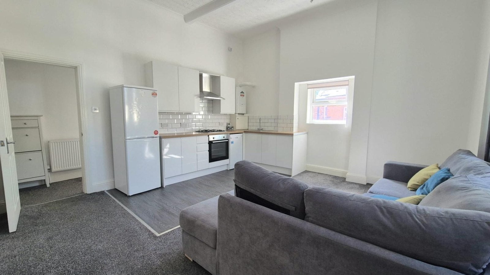 Flat Ladybarn Crescent in Manchester