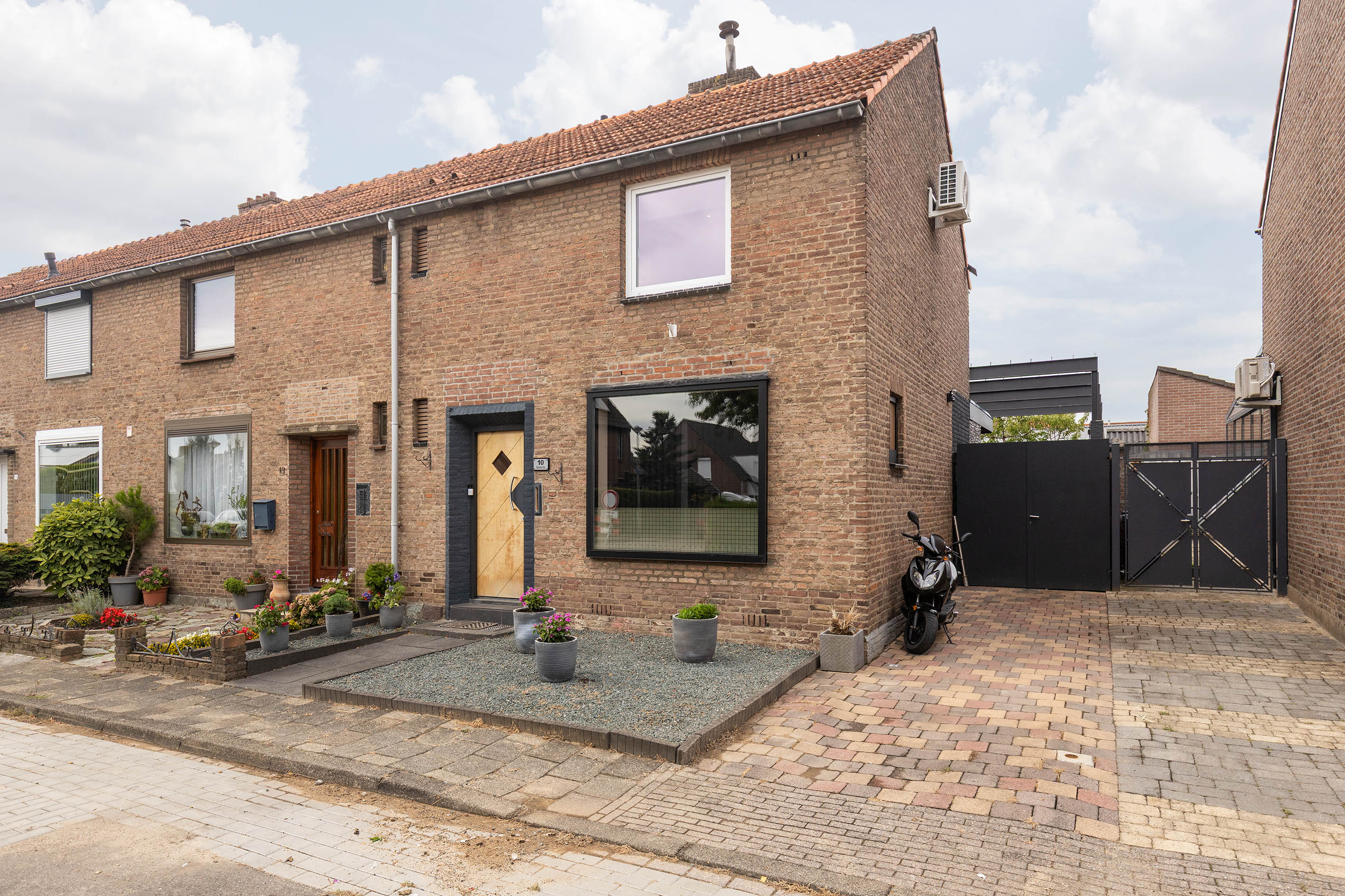 Huis Scheperstraat 10 in Beek