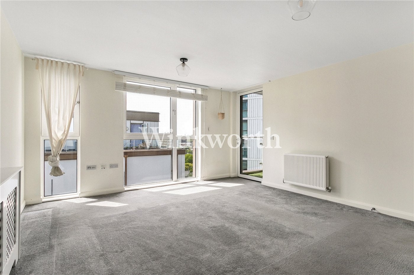 Flat Daneland Walk in Greater London