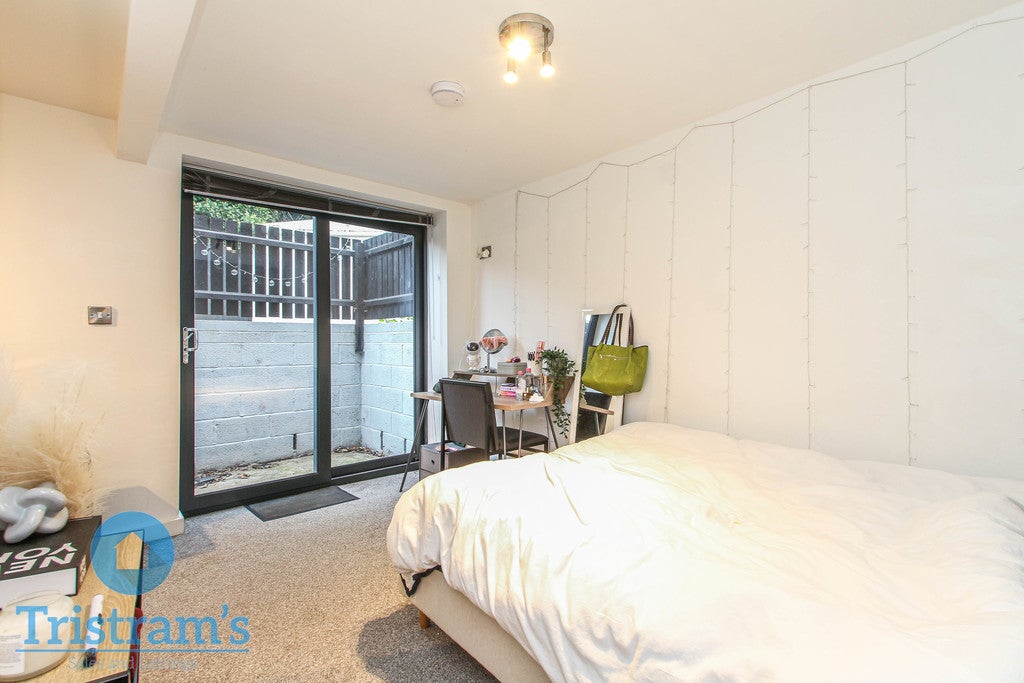 Room Mansfield Road in Nottingham