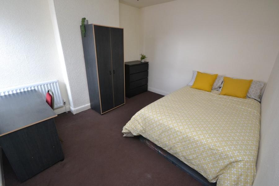 Room Oakfields Road in Nottingham