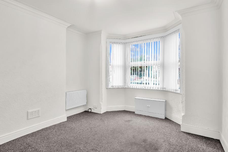 Flat Oakfields Road in Nottingham