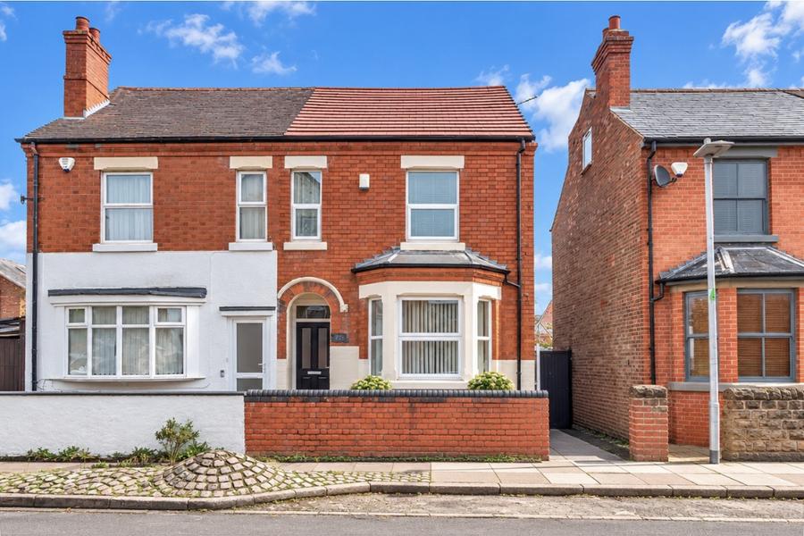 Flat Oakfields Road in Nottingham