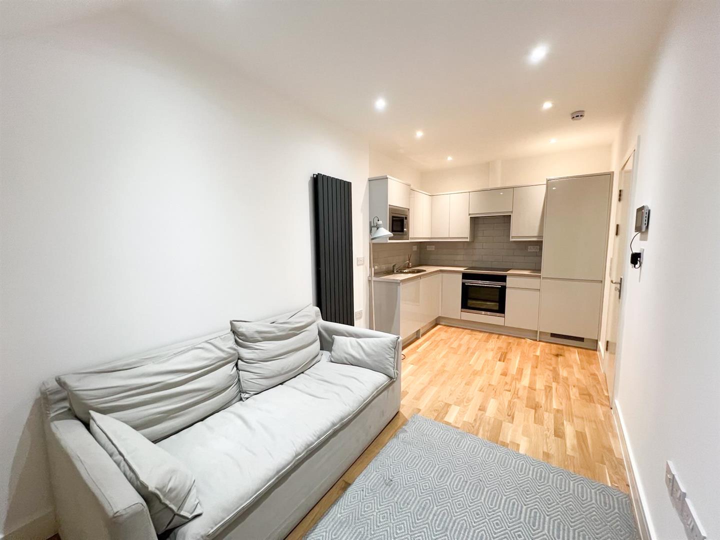 Flat London Road in Greater London