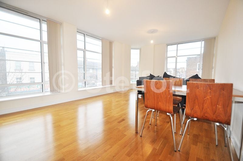 Flat Seven Sisters Road in Greater London